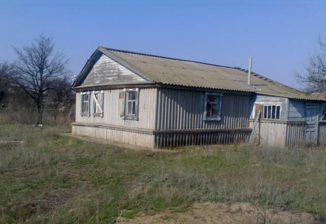 дом с земельным участком в Покровке Ленинск