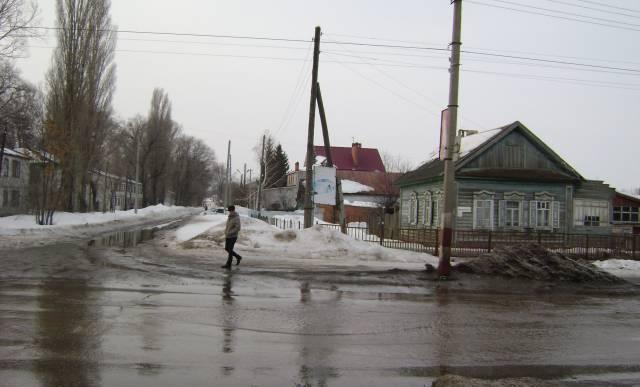 Дом угловой первая линия(комарова щорса) Балаково
