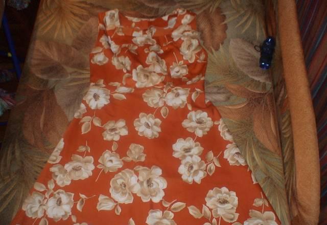 Продам платье р.42 Москва