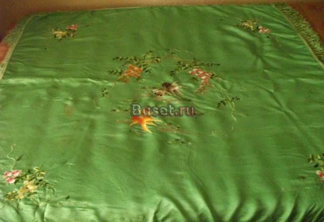 Скатерть шелковая вышитая шелком на подкладе Москва