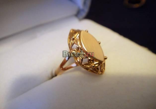 Женская золотая печатка. СССР 583, как новая Москва