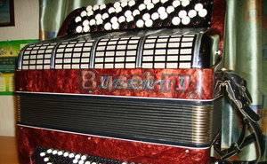 Пятирядный баян, малоигран,цвета бордо, 120 басов Москва