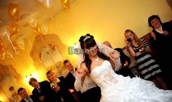 Свадебное платье и перчатки Санкт-Петербург