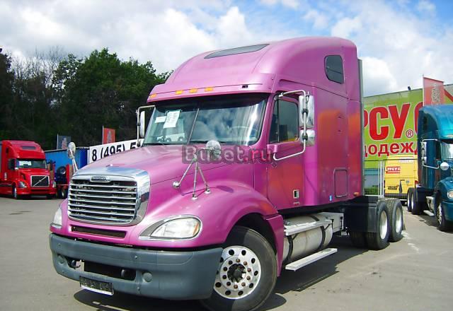 Продаю тягачи Freightliner недорого ( конфискат) Москва