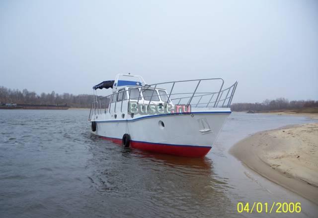 Стальная моторная яхта для семейного отдыха Казань