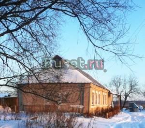 Дом с пластиковыми окнами и крольчатником Доброе