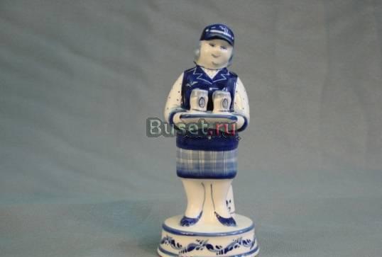 Проводница,  фигурка Москва