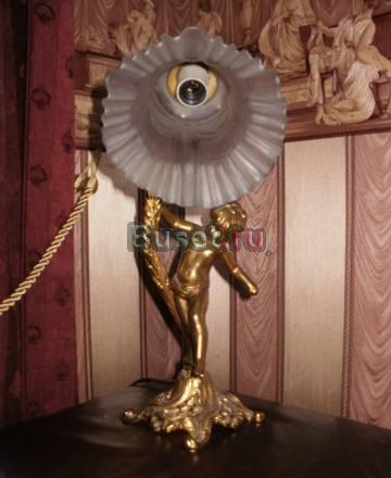 Очаровательная настольная лампа с херувимом Москва