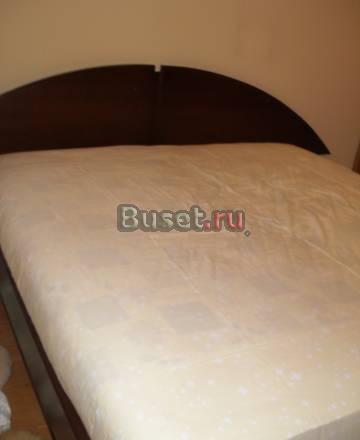 Огромная кровать +2 тумбочки Москва