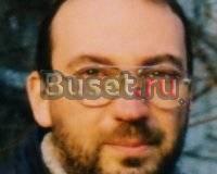 Водитель механик со своим легковым автомобилем Москва