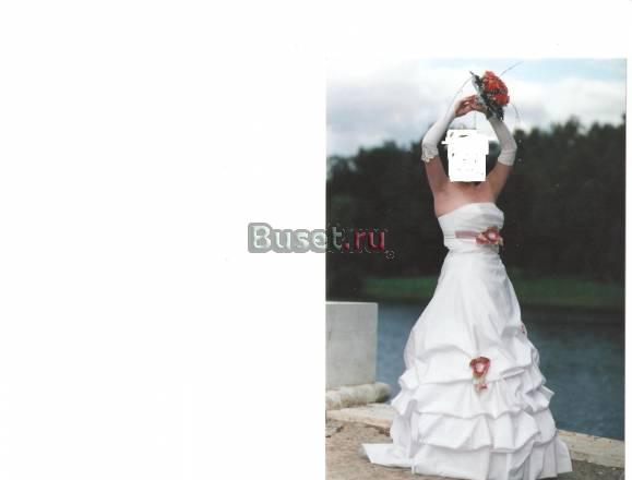 Изящное - красивое свадебное платье и туфли Москва