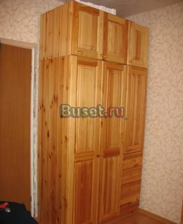 Шкаф из массива сосны с антресолью Москва