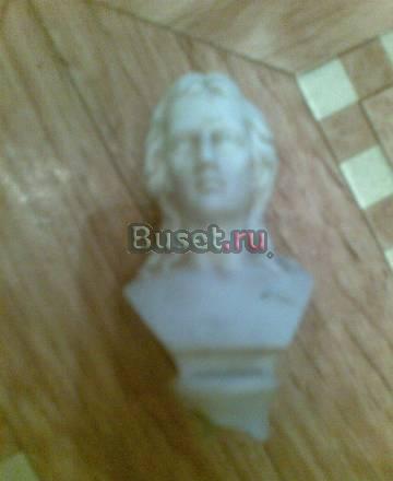 Продам маленький бюстик Москва