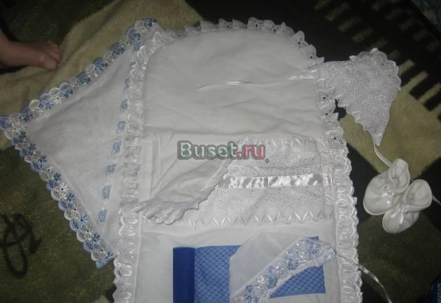 Конверт, уголок, лента, пинетки , 2 шапочки Санкт-Петербург