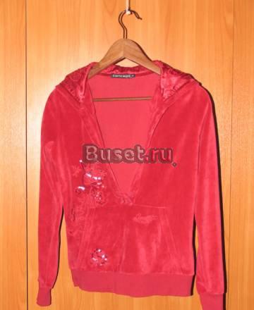 Красивая кофточка, вышитый капюшон и3нутри Москва