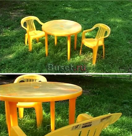 Разборный стол и 2 кресла из пластмассы б/у Москва