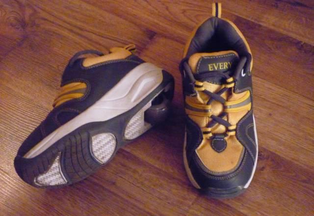 Ботинки на колесиках Москва