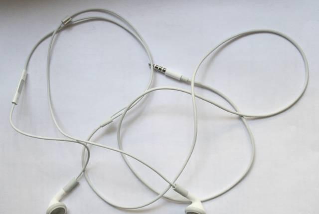 Новые наушники iPhone в 3 раза дешевле Москва