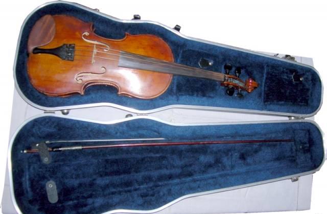 Старинная скрипка, кофром, смычок и мостик Екатеринбург