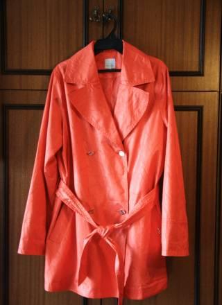 Новый плащь ораньживого цвета р.54 Москва