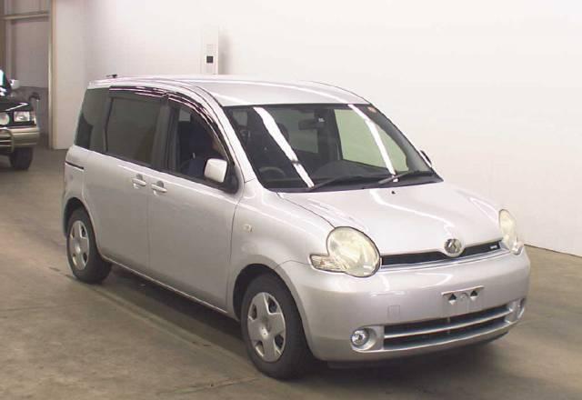 Toyota Sienta, 2005 Москва