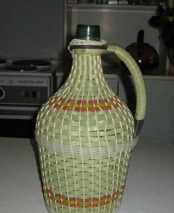 Бутылка в оплётке. Москва