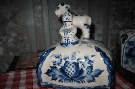 Гжель. масленка. клеймо зеленое.СССР Москва