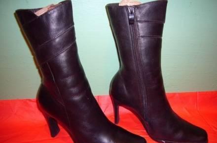 Женские кожаные короткие зимние сапоги  Москва