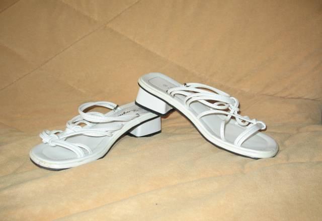 Шлепки белые б/у Москва