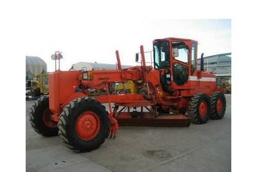 Японский грейдер komatsu GD605A-5AE 2005 г Владивосток