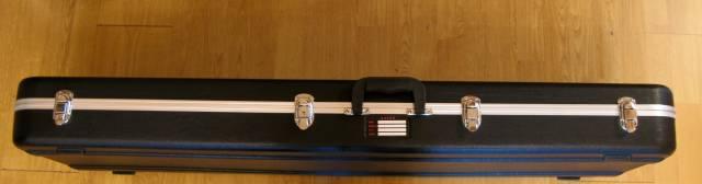 Продается кофр фирмы "gator", для бас гитары Москва