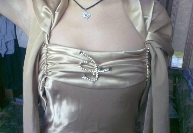 Очень красивое выпускное платье в пол с накидкой Москва