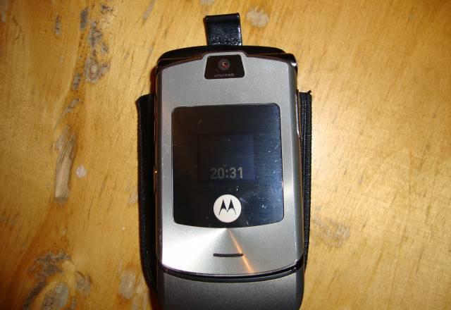 Телефон Motorola V3i Москва