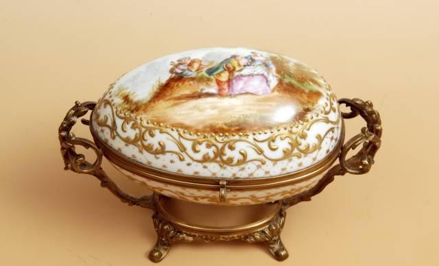 А 0074. Яйцо-шкатулка Москва