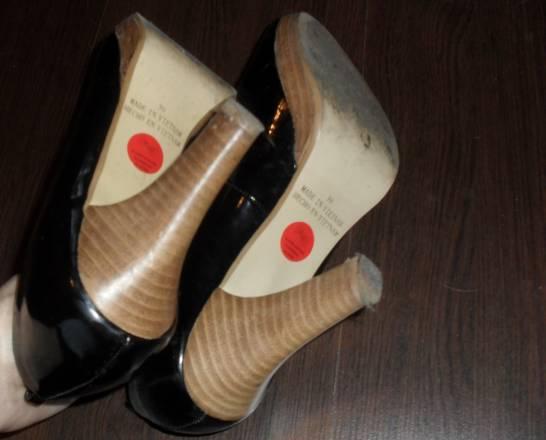 Босоножки лаковые stradivarius Москва