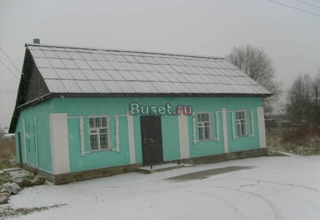 Здание магазина на селе Сланцы