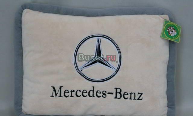Подушка автомобильная "Мерседес" плюшевая Москва