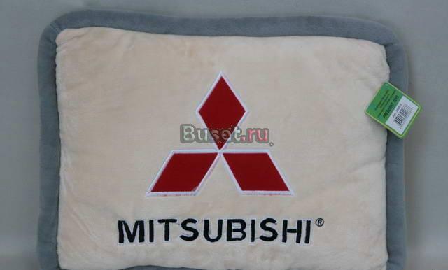 Подушка автомобильная "Митсубиси" плюшевая Москва