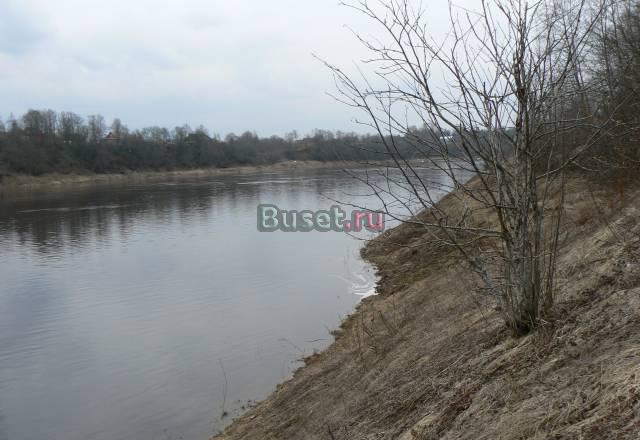Земельный участок в деревне Валим Волхов