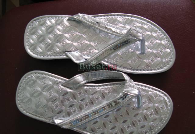 Шлепки нарядные серебристые Москва