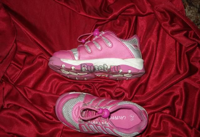 Красивые кроссовки  из финляндии ношены 1 день Санкт-Петербург