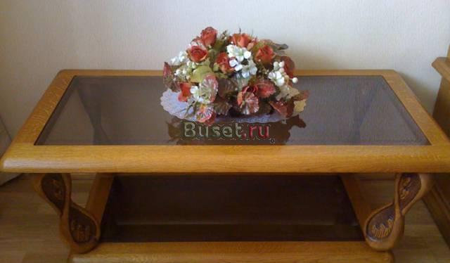 Стол журнальный из дуба с тонированным стеклом Москва