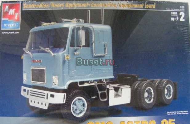 Сборная модель AMT 1/25 GMC Astro 95 Москва