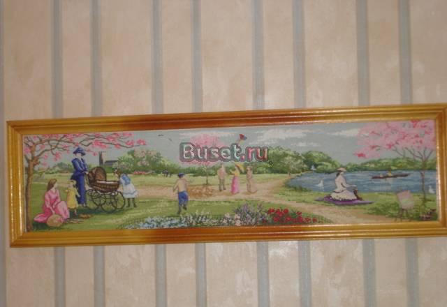 Картина вышитая "Прогулка в парке" Мурманск