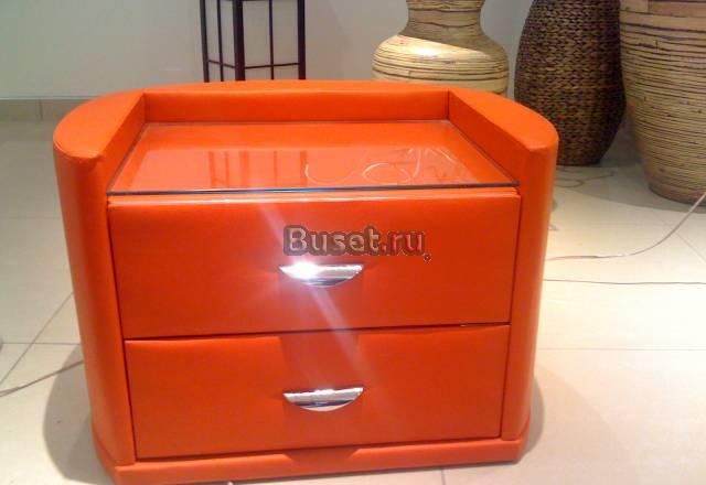 Кожаная кровать и 2 тумбочки Липецк