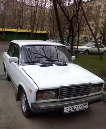 Автомобиль Москва