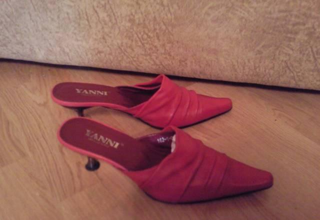 Три пары обуви за 1000  руб, р-р 37 Москва