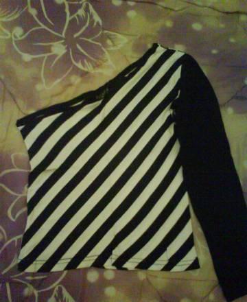 Топ модный с 1 рукавом Москва