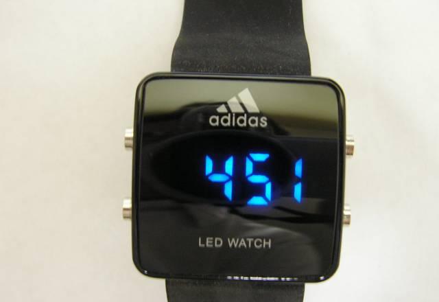 Часы наручные со светодиодной индикацией Москва