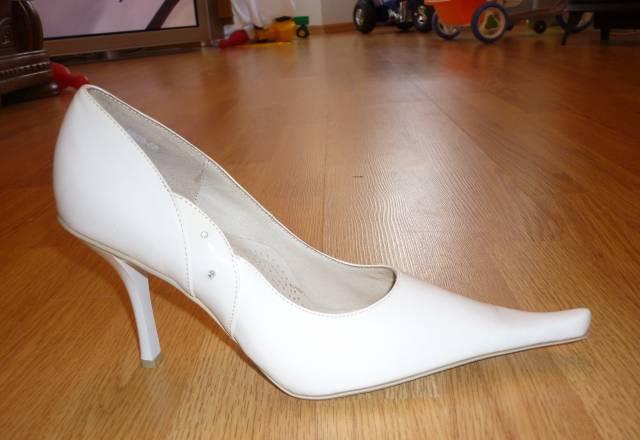 Новые туфли на шпильке (классика) Санкт-Петербург